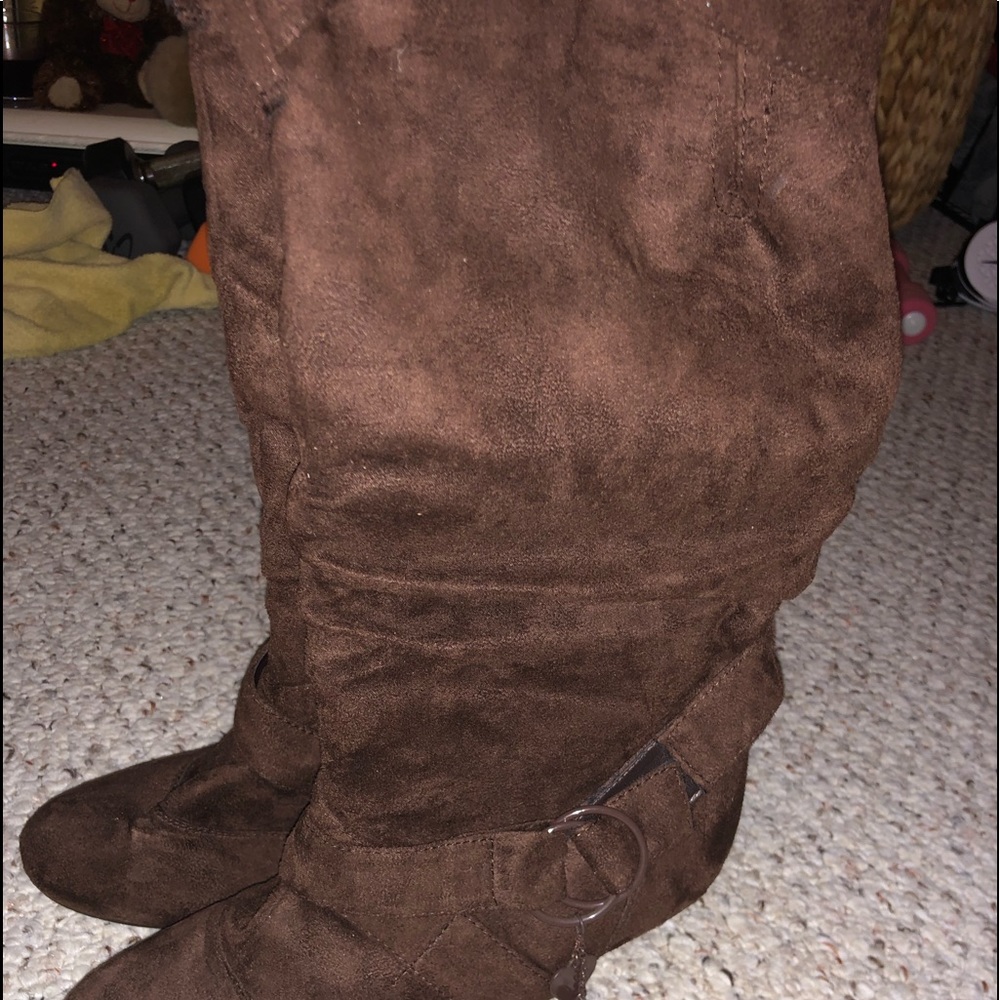 Shrek Brown suede mid shin boots
